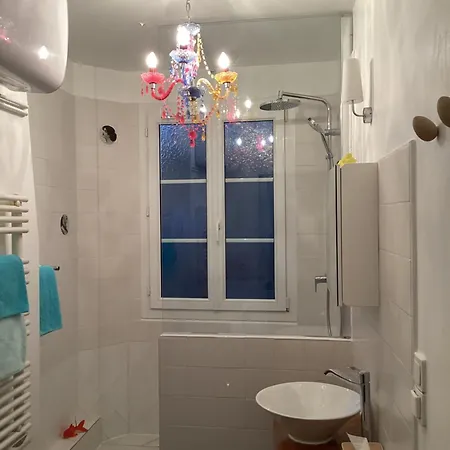 Nocleg ze śniadaniem D'hotes La Maison Hippolyte 4*